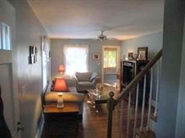 2 Greenacre Ln - Photo 2 of 6