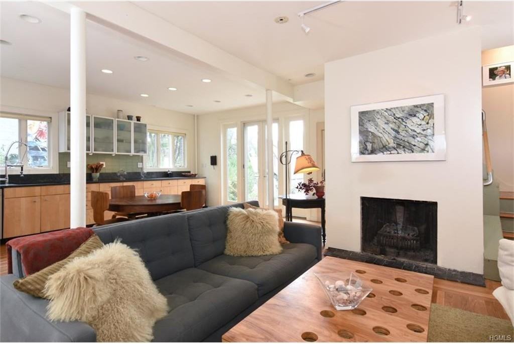 20 Willow St - Photo 3 of 30