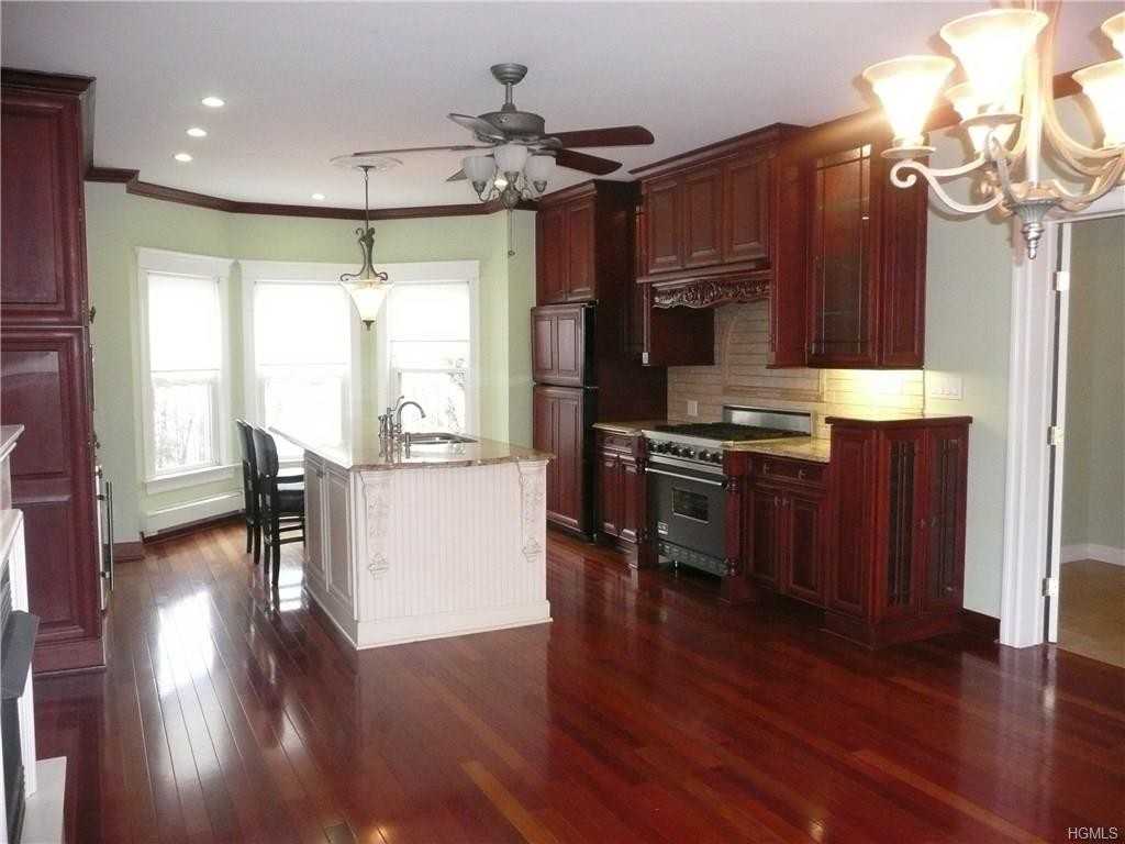 34 Oak Terrace - Photo 3 of 29