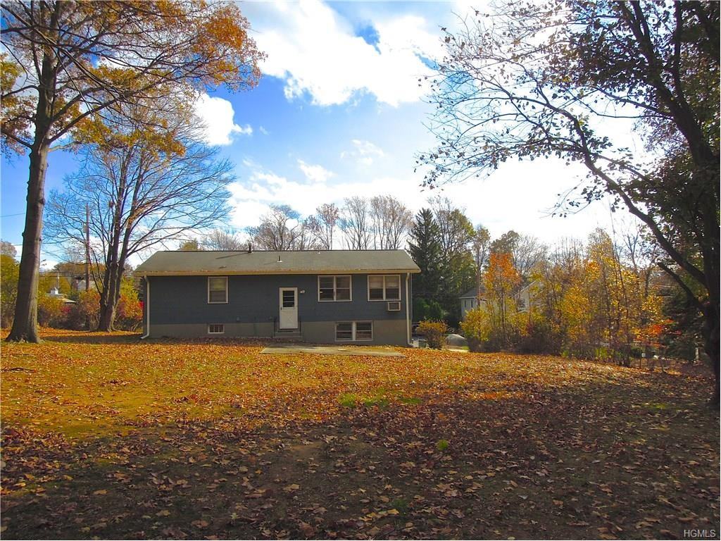 16 Heather Dr - Photo 2 of 11