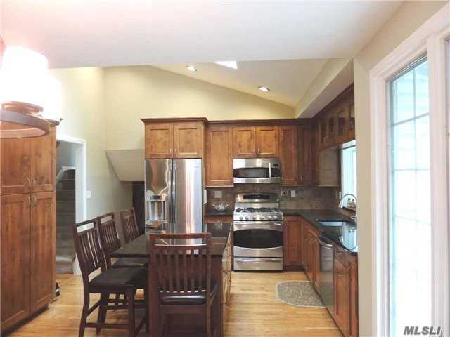 108 Schoharie Dr - Photo 2 of 11