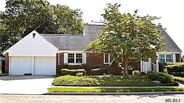 27 Kenneth St - Photo 2 of 20