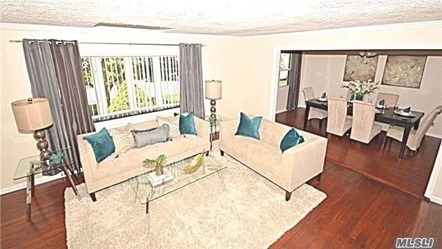 27 Kenneth St - Photo 3 of 20