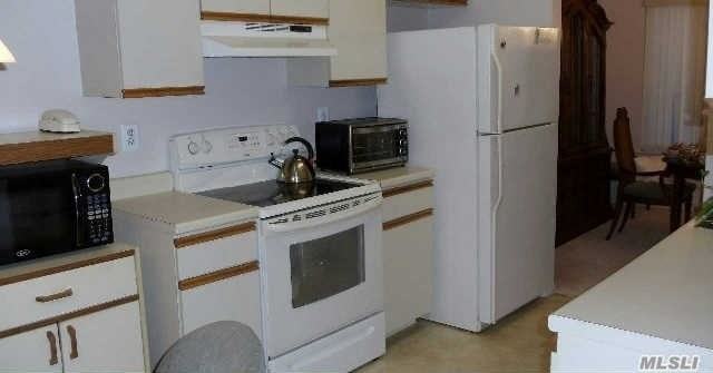 214 Elton Ct W - Photo 2 of 9