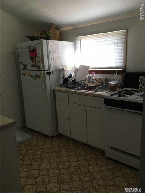 84 Merritt St - Photo 2 of 10