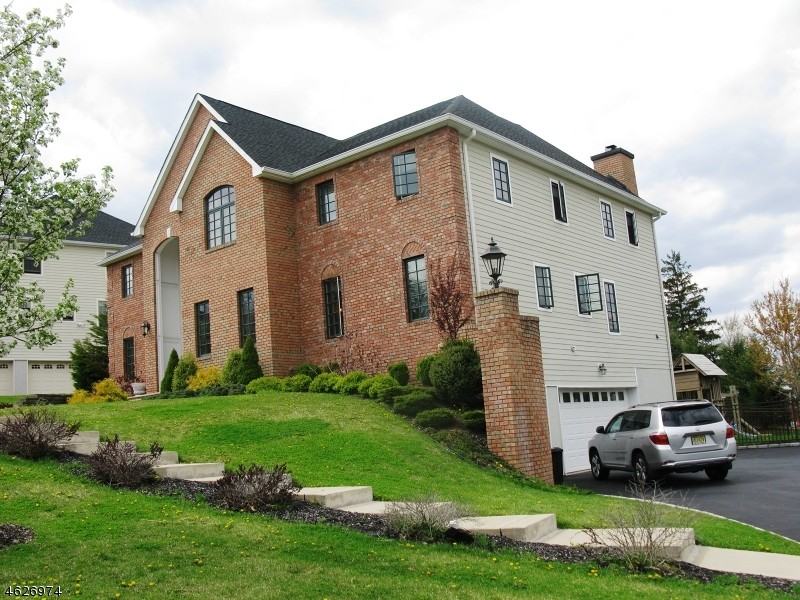 4 Beacon Hill Rd - Photo 2 of 20