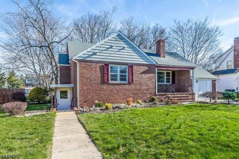 331 E Main St - Photo 2 of 24