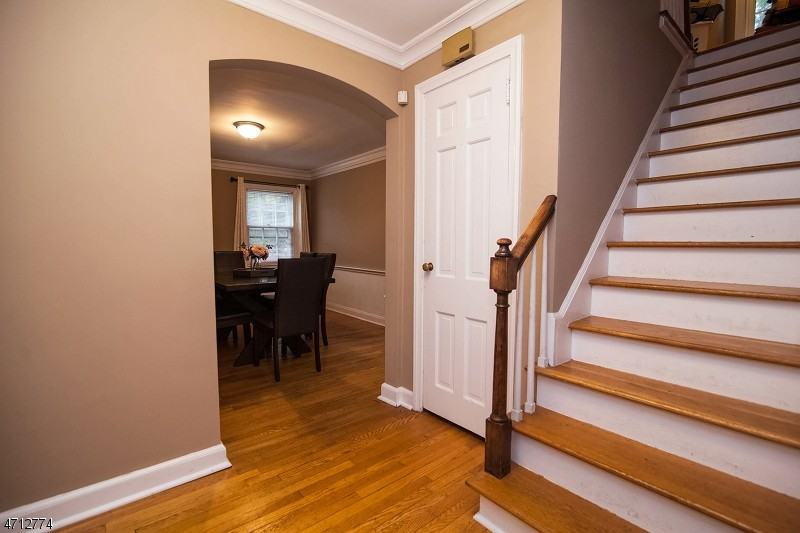 862 Morris Turnpike - Photo 3 of 20