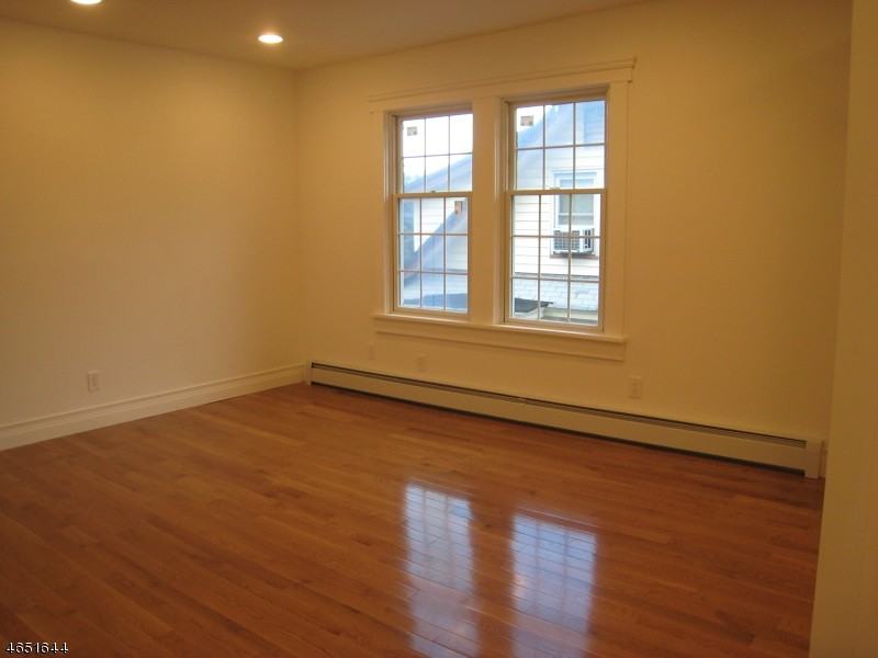 115 N Ave W - Photo 3 of 15