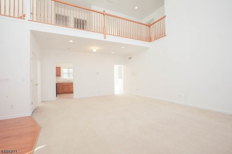 16 Goldenrod Dr - Photo 3 of 19