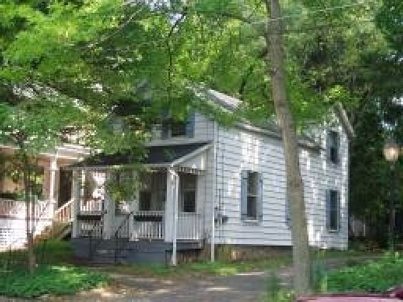 88 Main St - Photo 2 of 12