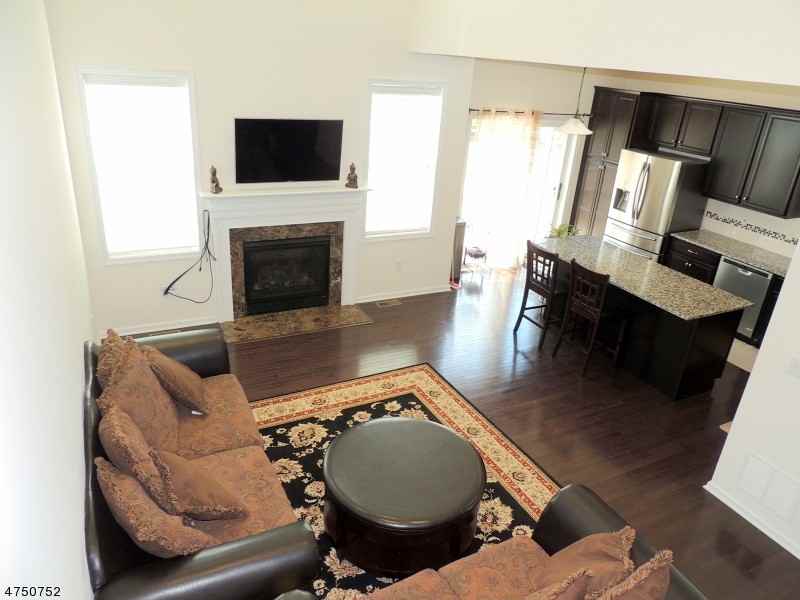 23 Canterbury Ct - Photo 3 of 22