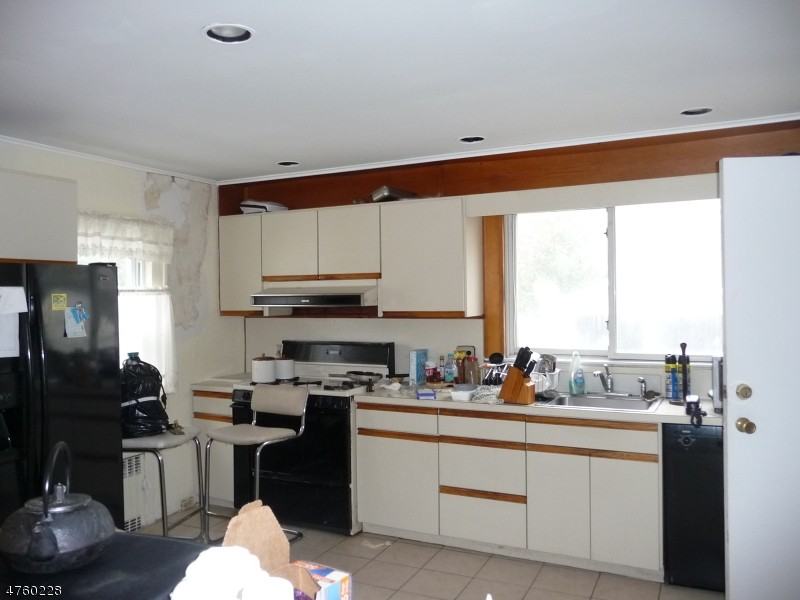 150 Fairview Ave - Photo 3 of 11