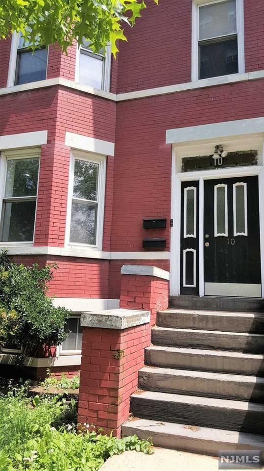 10 Foster St - Photo 2 of 25