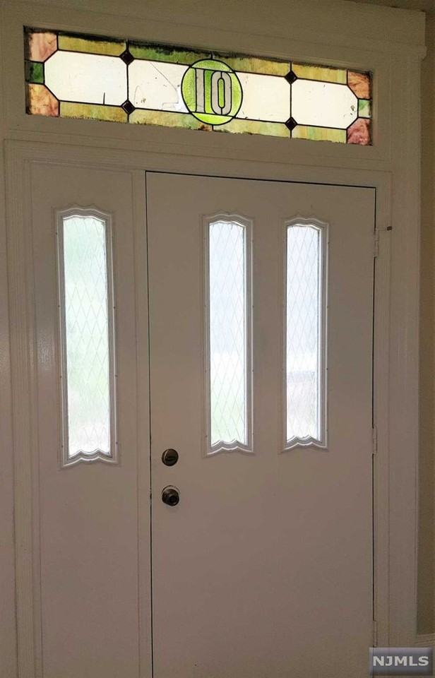 10 Foster St - Photo 3 of 25