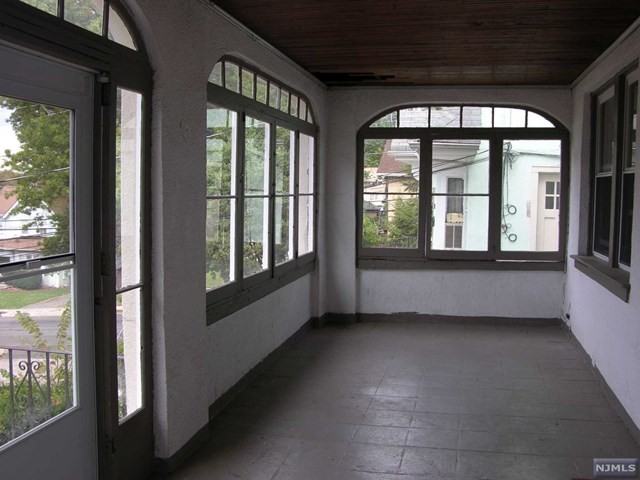 255 Ridgefield Ave - Photo 3 of 13