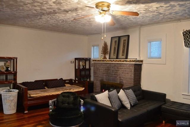 34 Dora St - Photo 2 of 11