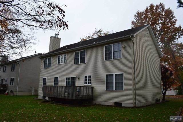 127 Rockland Ave - Photo 2 of 3