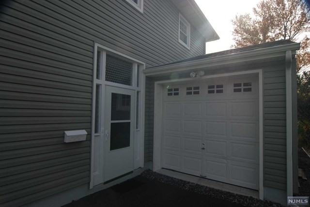 9 Glen Ct #b - Photo 3 of 25