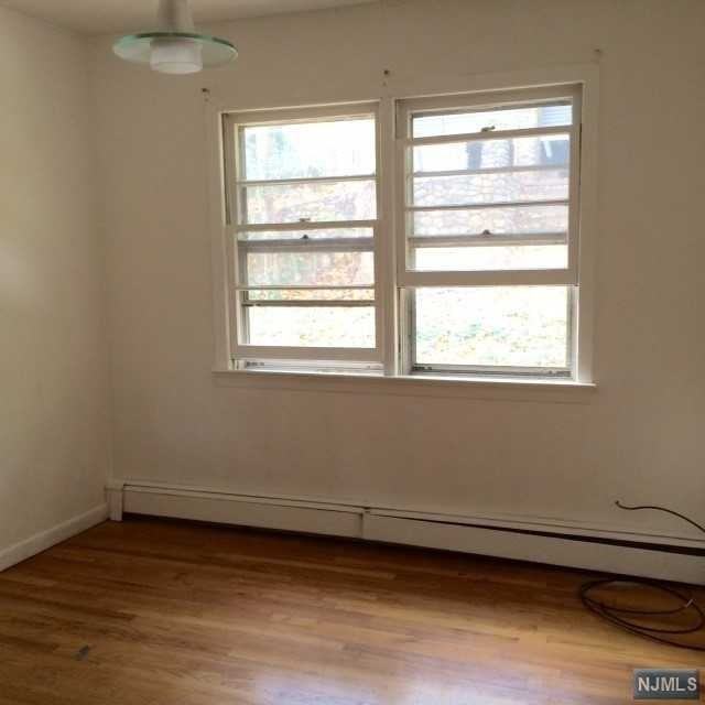 10 Mountain Ave - Photo 3 of 10