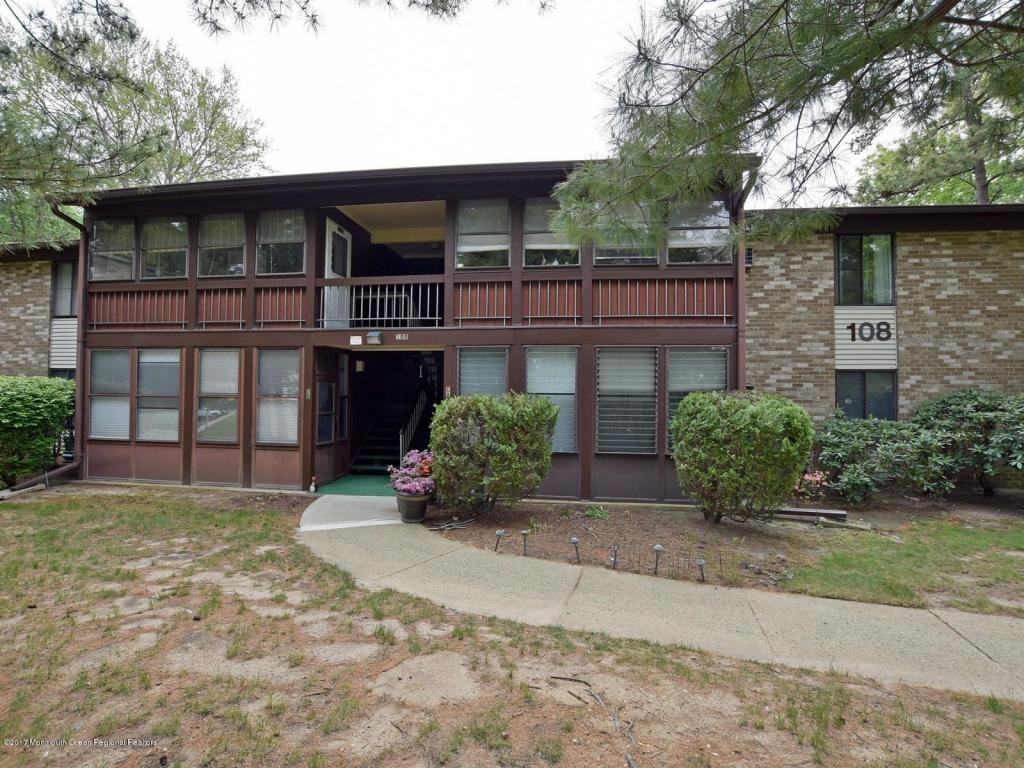 108 Amberly Dr - Photo 3 of 16