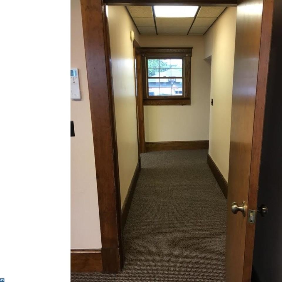 160 Hamilton Ave - Photo 3 of 15