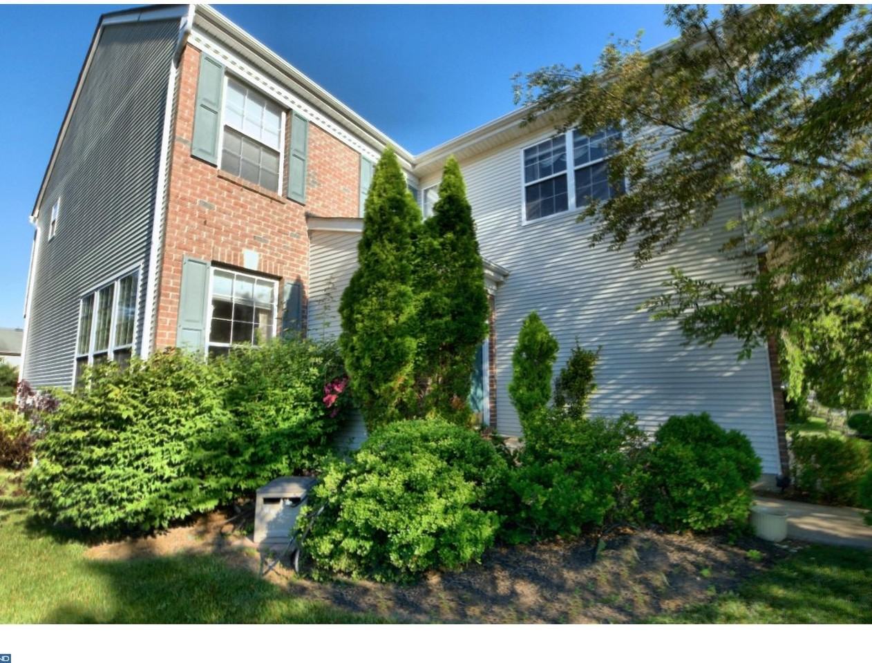 31 Fountayne Ln - Photo 2 of 25
