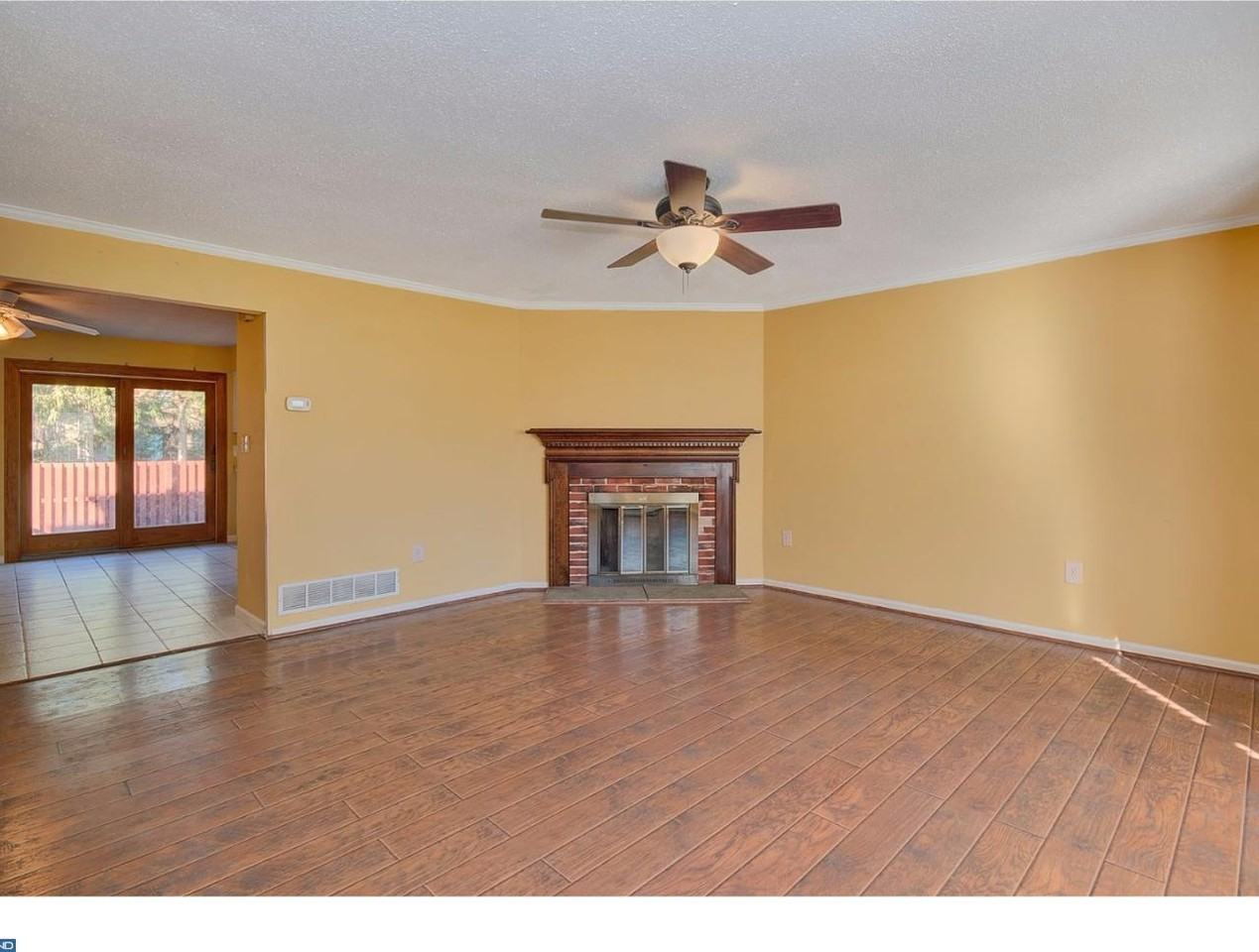 2 Shirley Ln #j - Photo 3 of 4