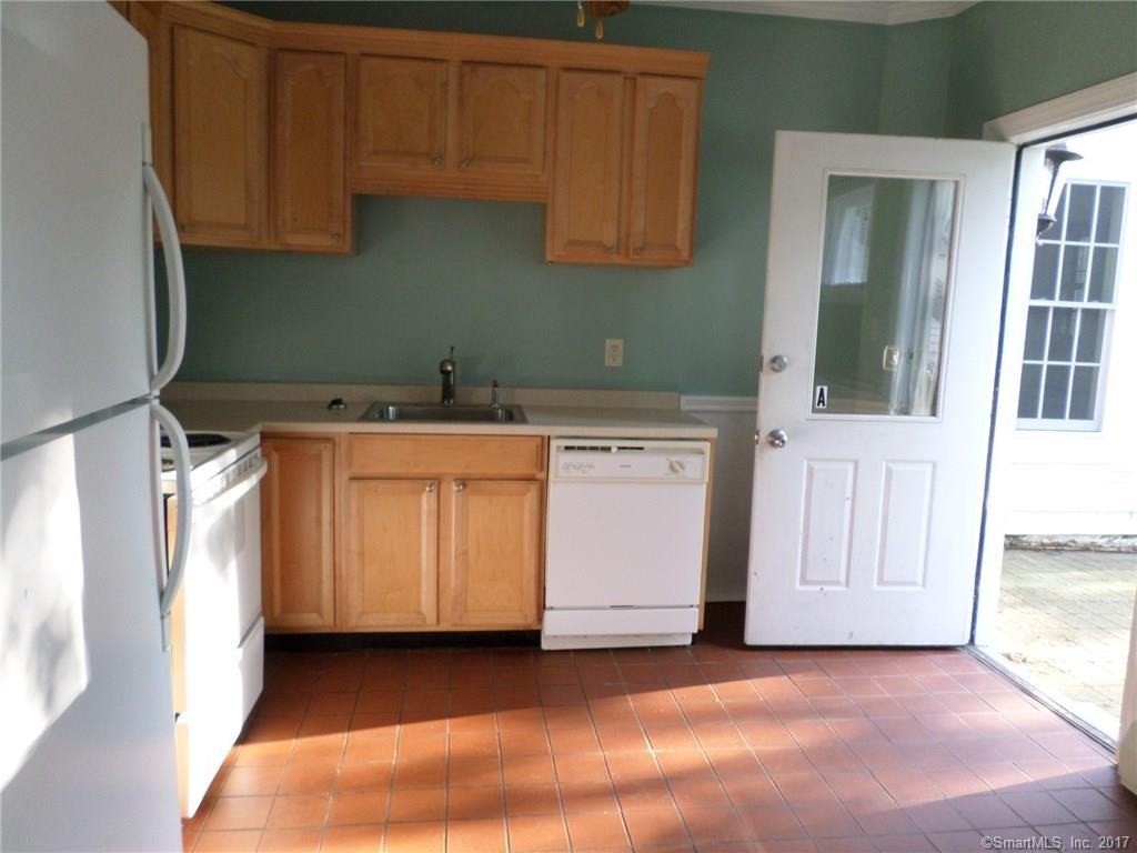 106 Broad St #a - Photo 2 of 8