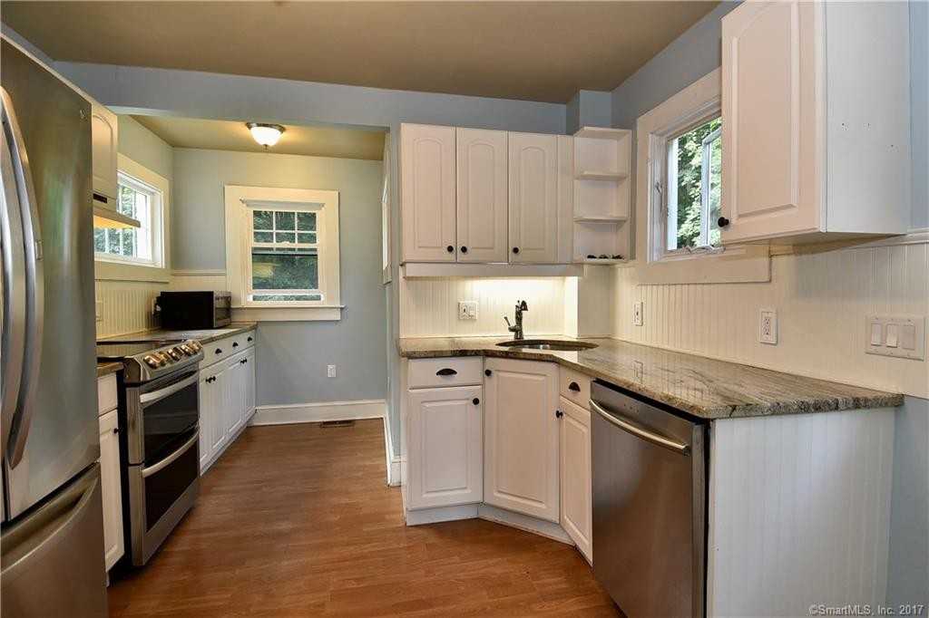 39 Berkshire Rd - Photo 2 of 18