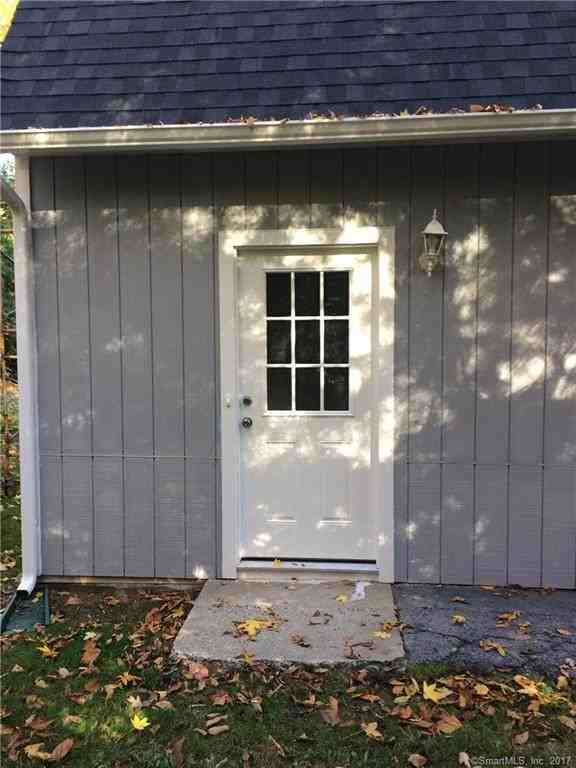 50 Grumman Ave - Photo 3 of 24