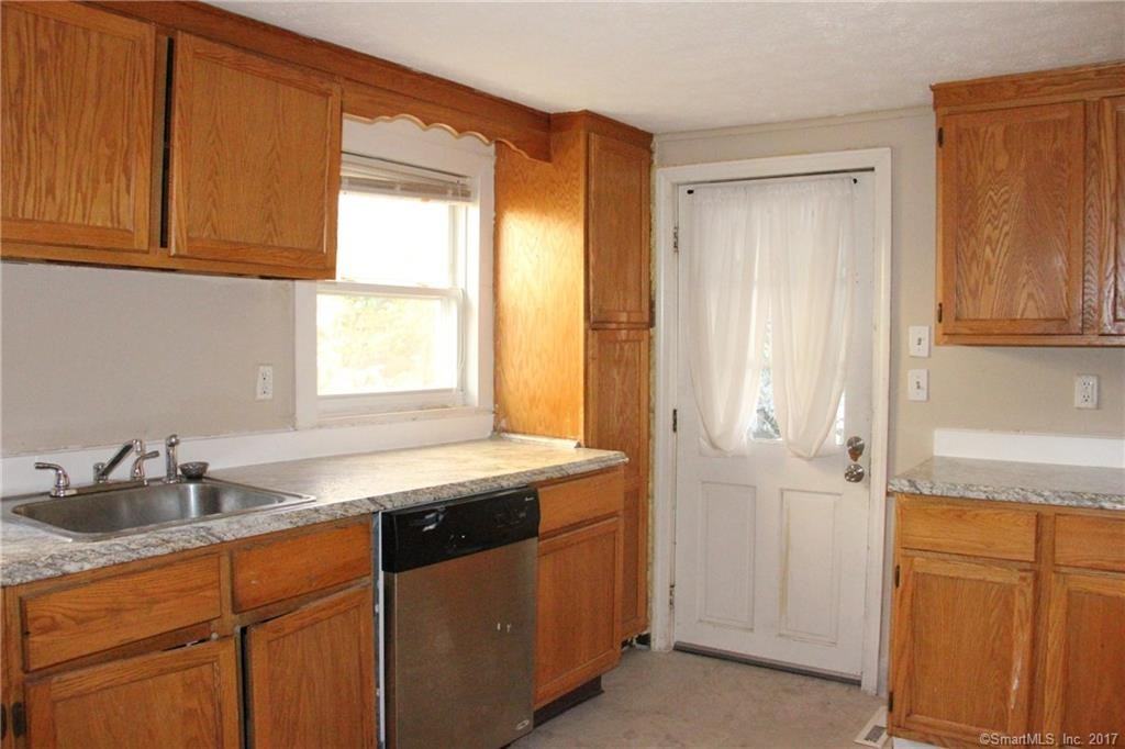 832 Main St - Photo 3 of 18