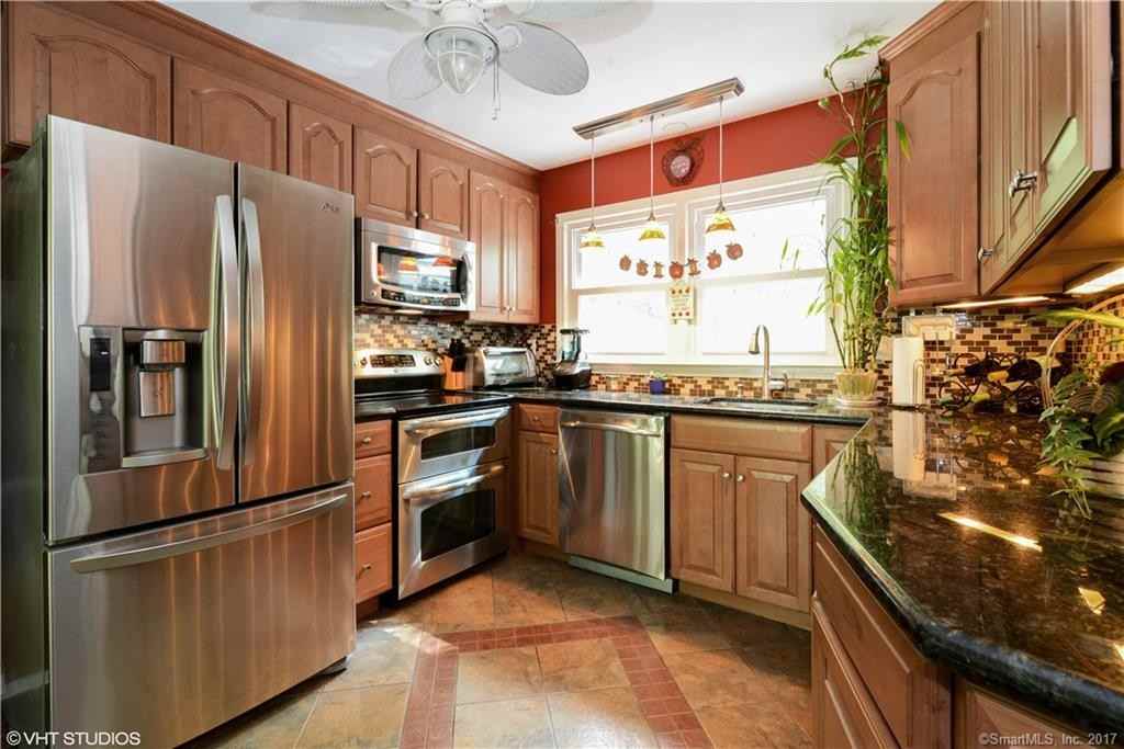 37 Cedar Dr - Photo 2 of 25