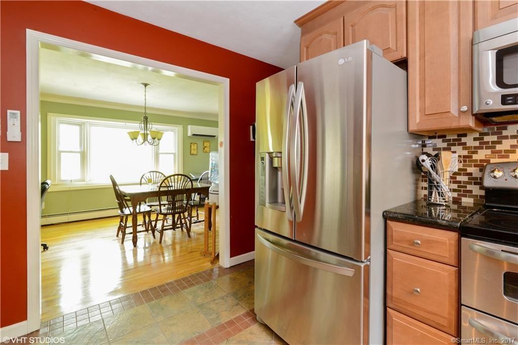 37 Cedar Dr - Photo 3 of 25