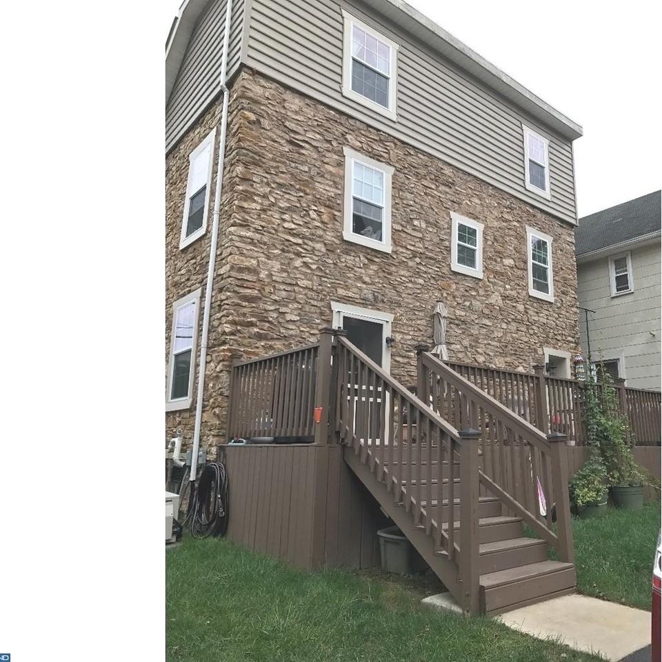 1010 Trewellyn Ave - Photo 3 of 8