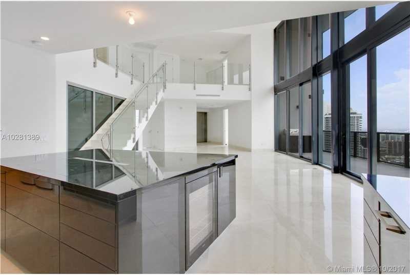 18555 Collins Ave - Photo 3 of 8