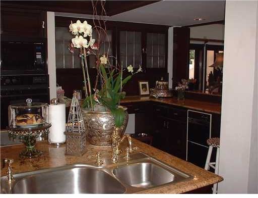 236 S Island Rd - Photo 3 of 4