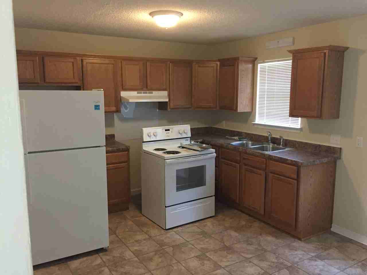 5520 Wellington Drive - Photo 3 of 8