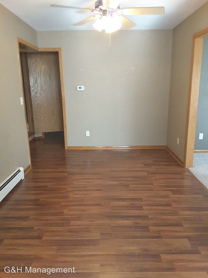 203 4th St NW - Photo 3 of 13