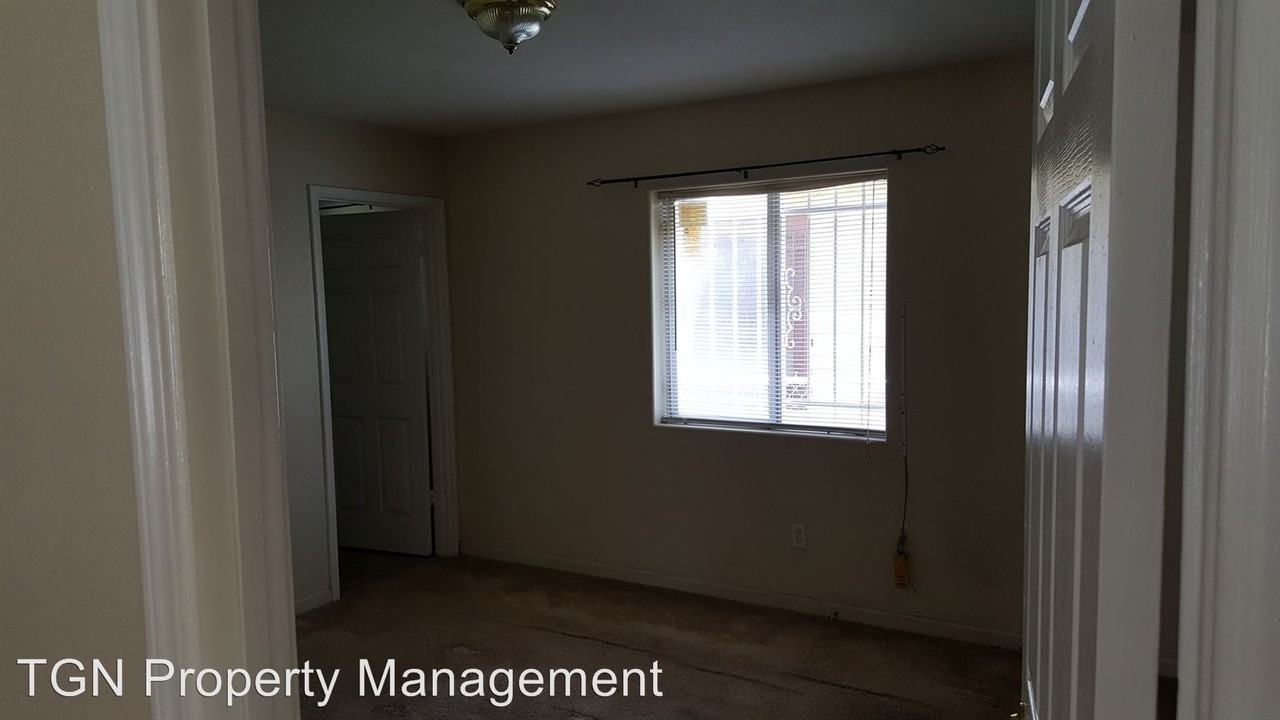 1352 Roland Curtis Pl - Photo 3 of 9