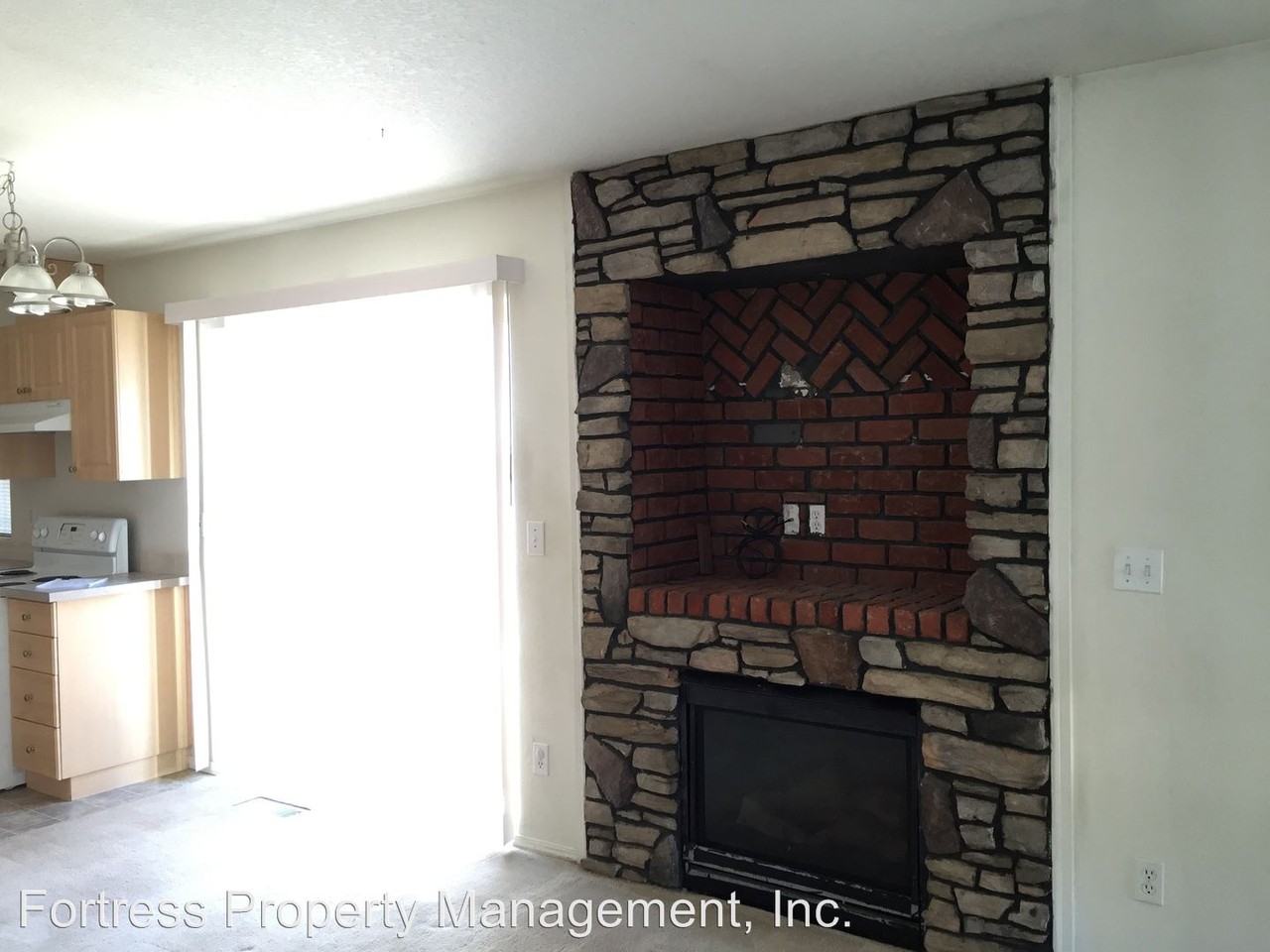 4914 SW 9th Ct - Photo 2 of 5