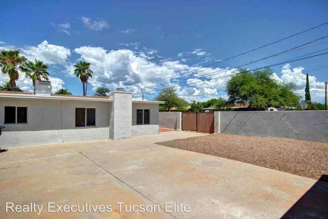 4160 E Montecito St - Photo 3 of 19