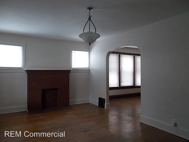 1308 Arnold Ave NW - Photo 3 of 9