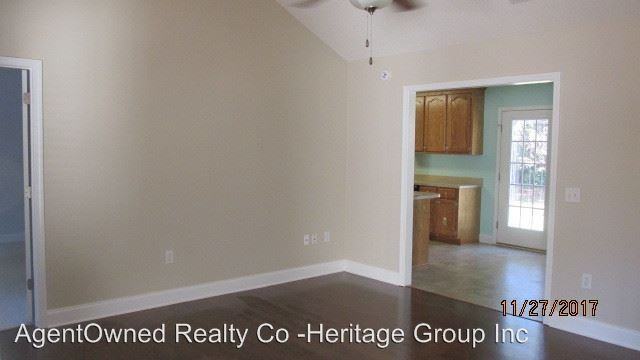 3103 Chris Dr - Photo 3 of 11