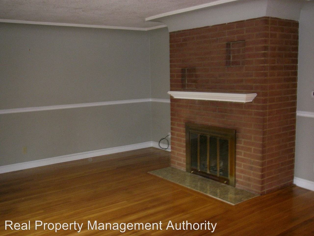 712 E 19th St - Photo 3 of 13