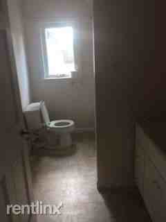 112 Spruce St - Photo 2 of 7