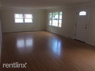 112 Spruce St - Photo 3 of 7
