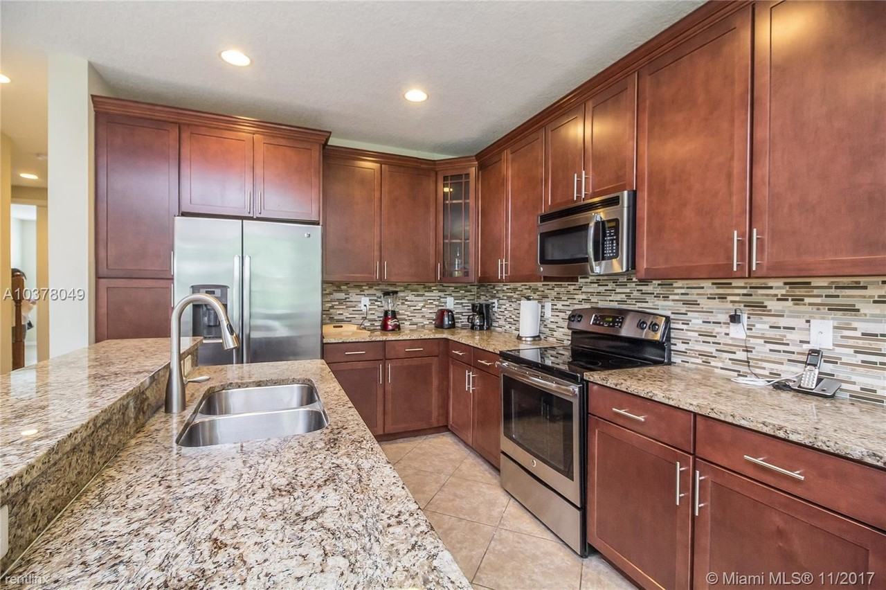 7884 SW 52nd St #7884 - Photo 2 of 10