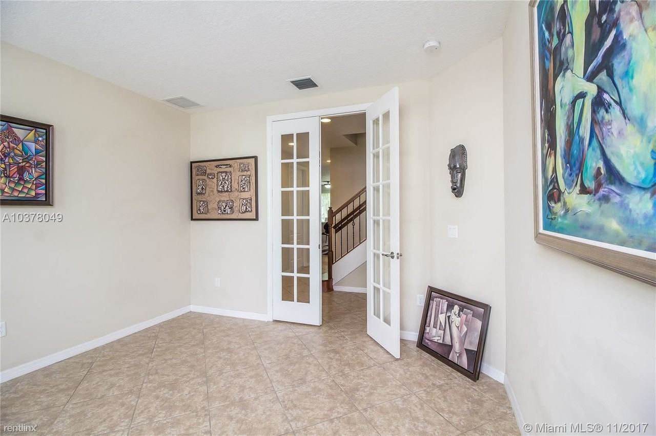 7884 SW 52nd St #7884 - Photo 3 of 10