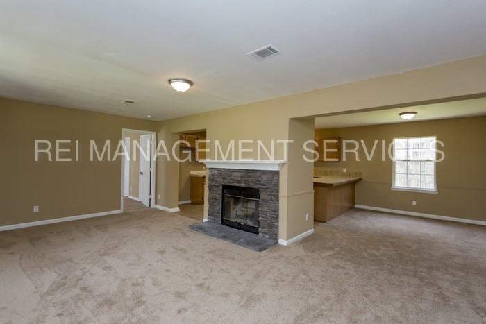 13001 Baker Dr - Photo 3 of 9